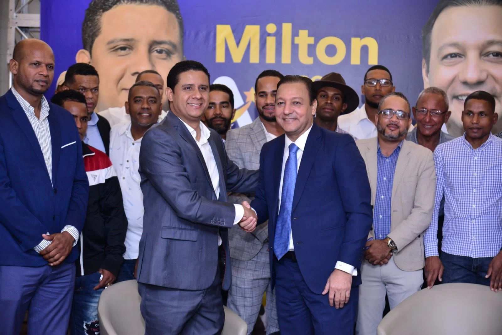 Milton Reyes junto a poderosa estructura de dirigentes a nivel nacional pasan a apoyar a Abel Martínez