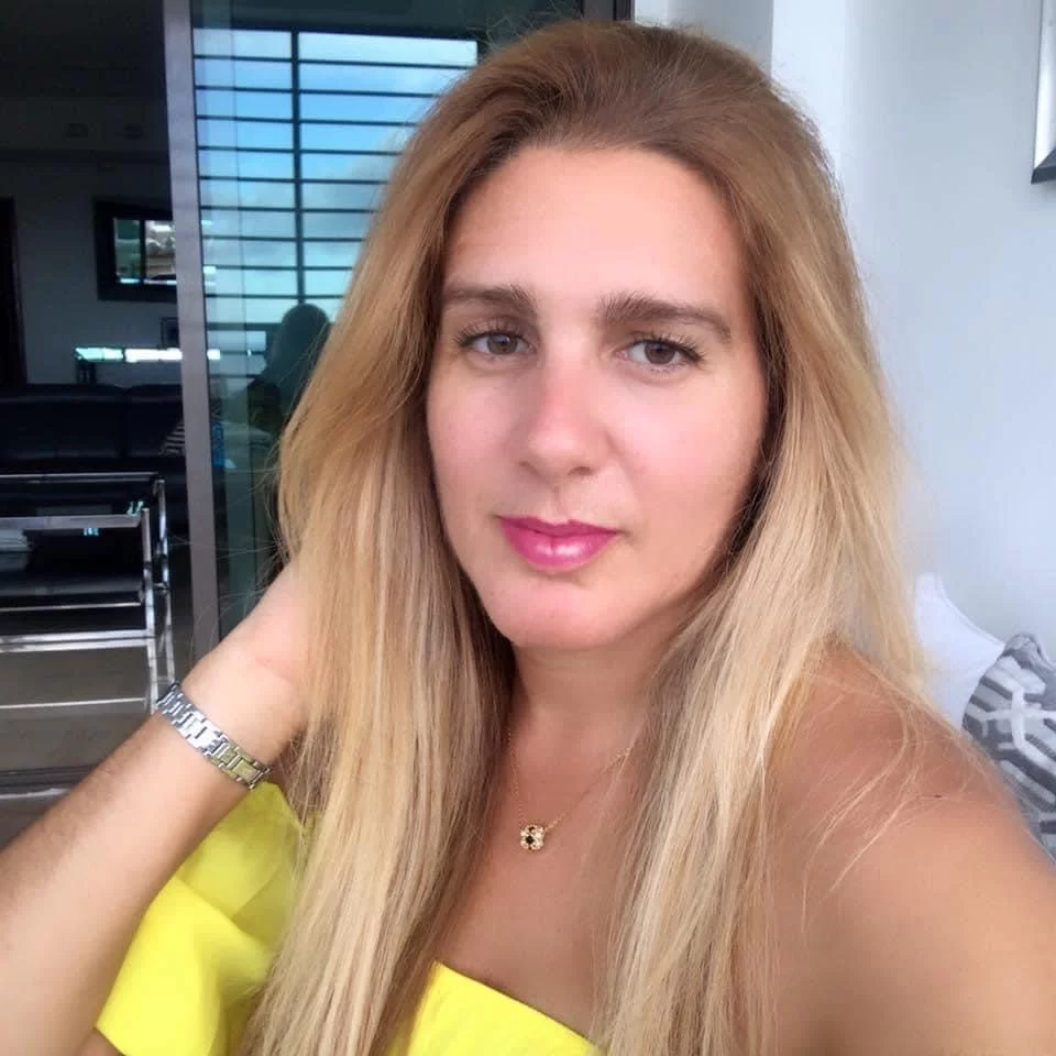 Periodista Orquídea Abreu es atacada por pit bull en Cabrera