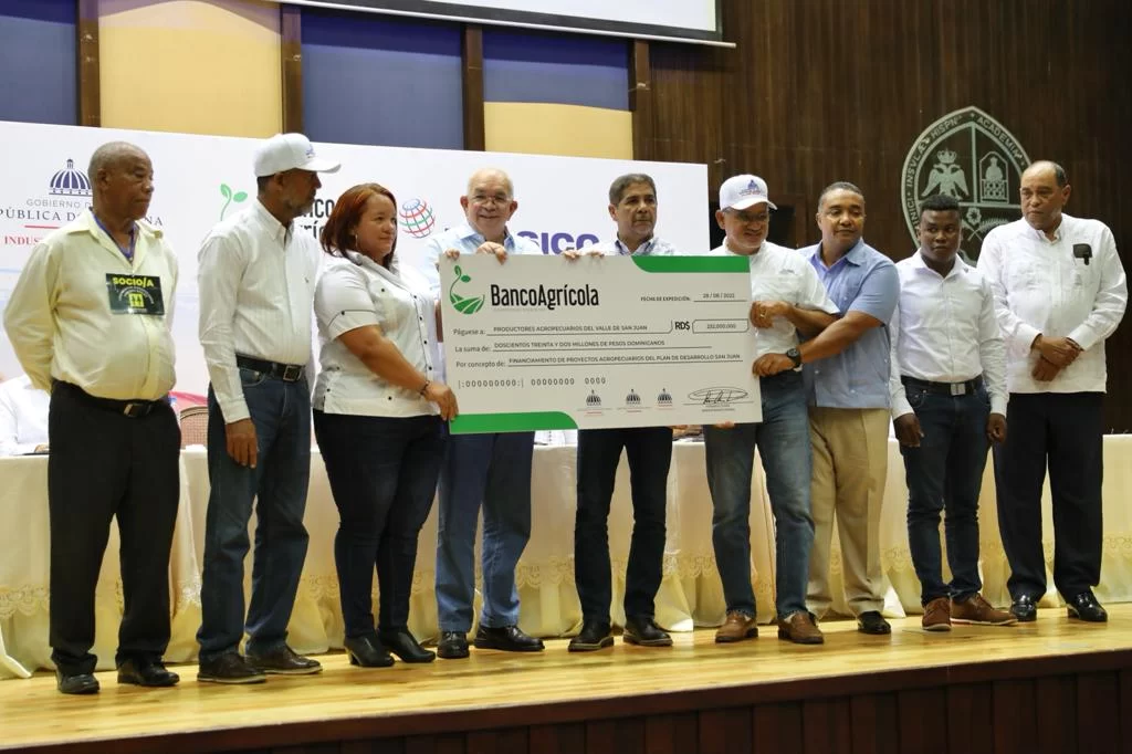 Abinader inicia diversificación agrícola de San Juan con la entrega 687 millones para diversos proyectos