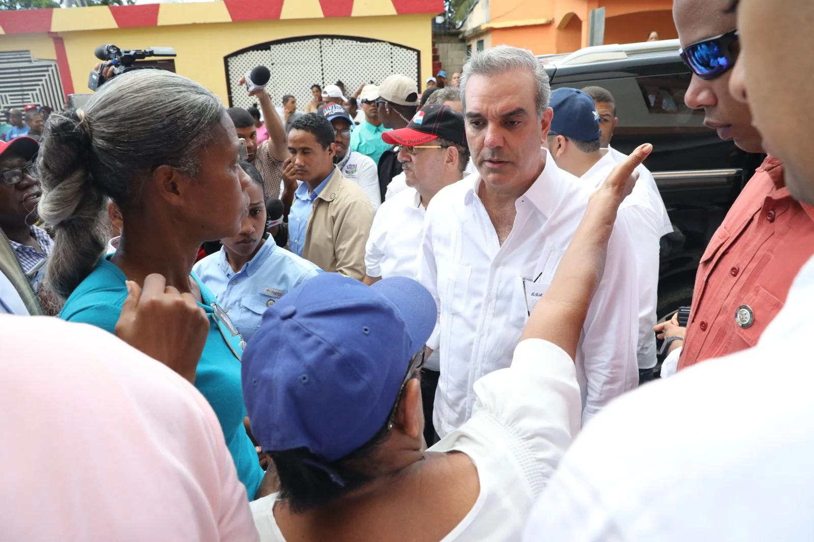 Abinader dice ayudas serán para quienes las necesiten, sin importar banderías políticas