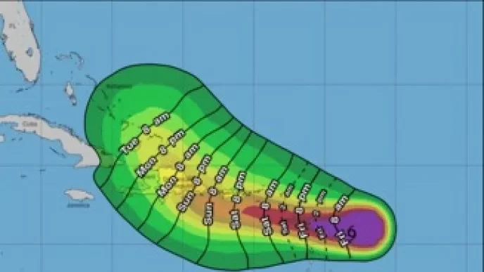 Fiona se acerca a Antillas Menores con vientos y lluvias fuertes