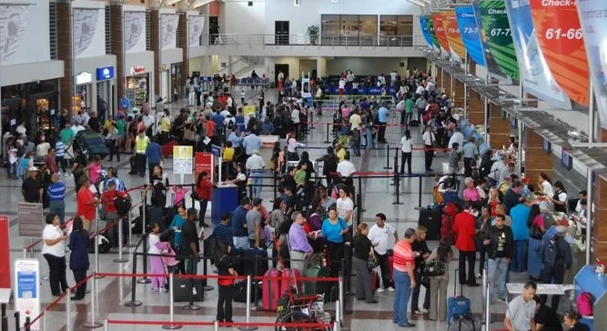 Eliminan pago de los 10 dólares a dominicanos residentes exterior