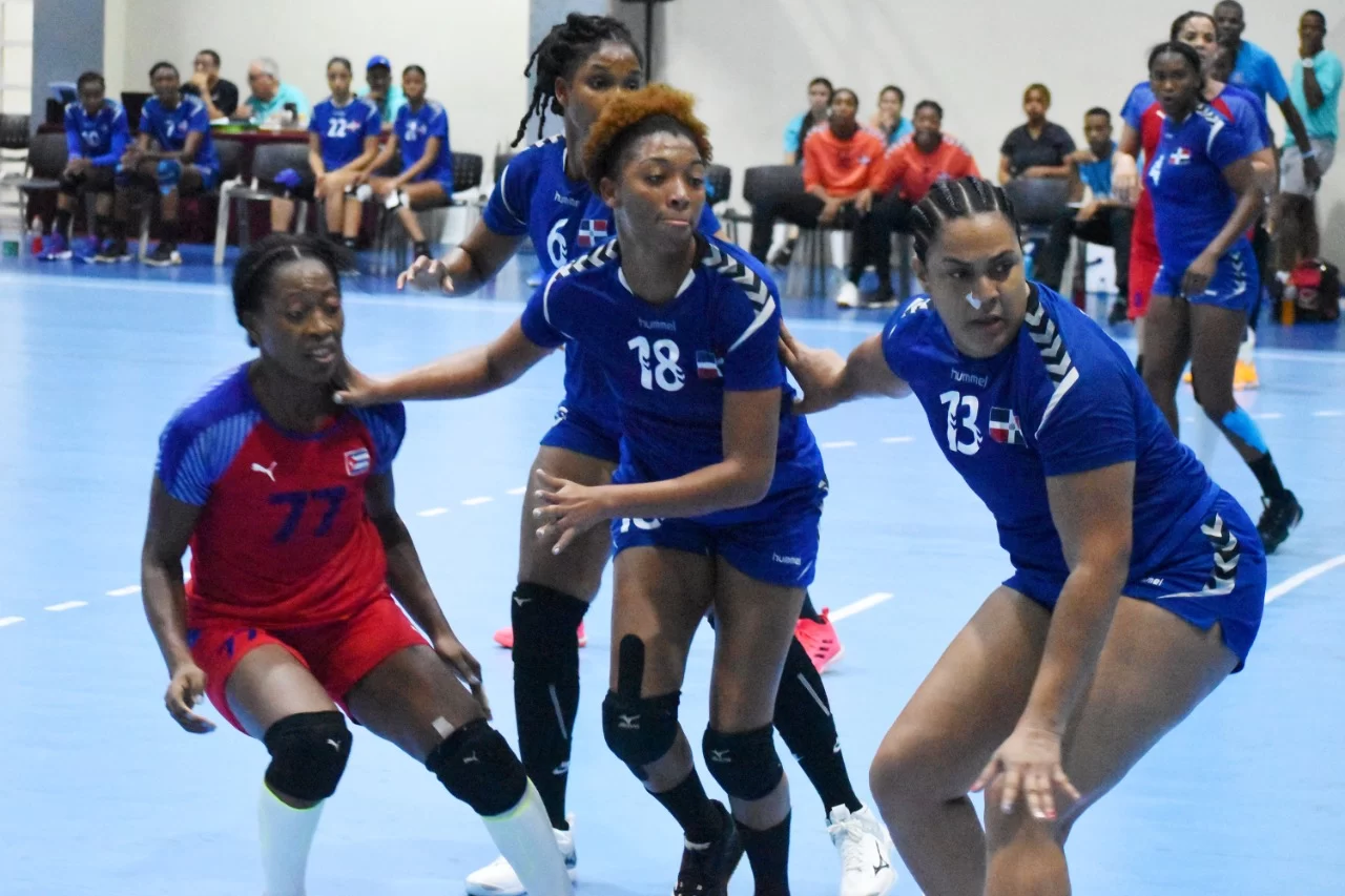 Equipo femenino RD vence a Cuba y discutirá oro Copa Balonmano