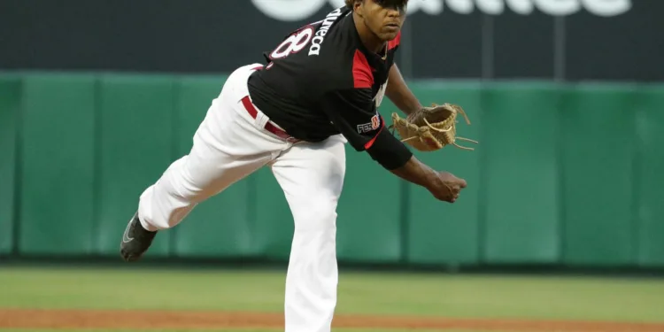 Toros adquieren a Van Gurp y Almengó desde las Estrellas