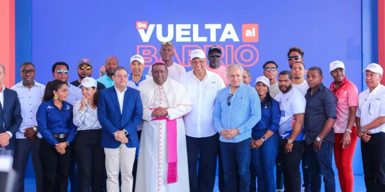Ministro anuncia celebración de los Juegos Deportivos Barriales