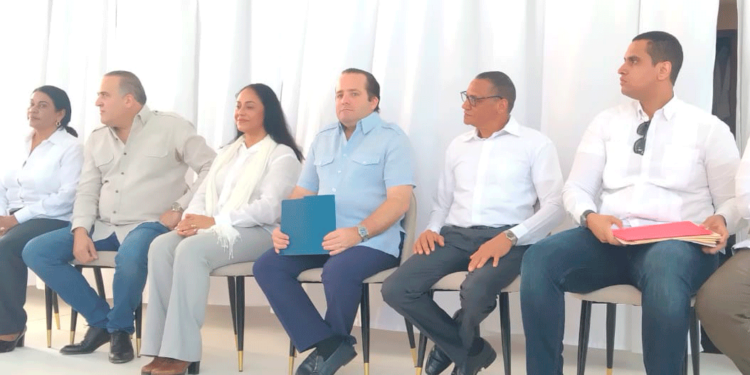 Gobierno entrega aporte para la remodelación del Santuario la Altagracia en Nagua