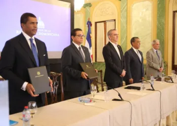 Gobierno dominicano, Montefiore y UASD firman  acuerdo de colaboracion