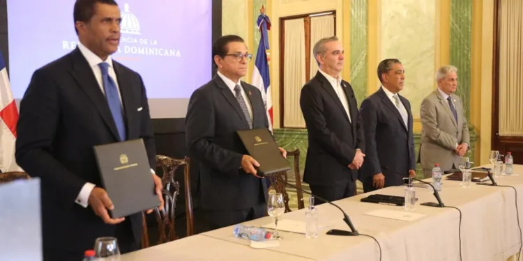 Gobierno dominicano, Montefiore y UASD firman  acuerdo de colaboracion