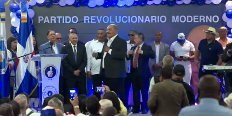 Albuquerque lanza aspiración a la presidencia RD; critica Gobierno