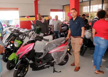 Abre sus puertas en Nagua DENINSA de la Cruz Import
