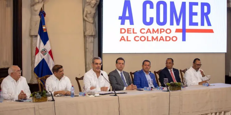 Abinader lanza programa “A Comer: Del Campo al Colmado”