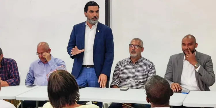 Juan José Rojas se compromete con bloque de partidos a hacerlos participe de su gestión de ganar la Alcaldía de SDE lo