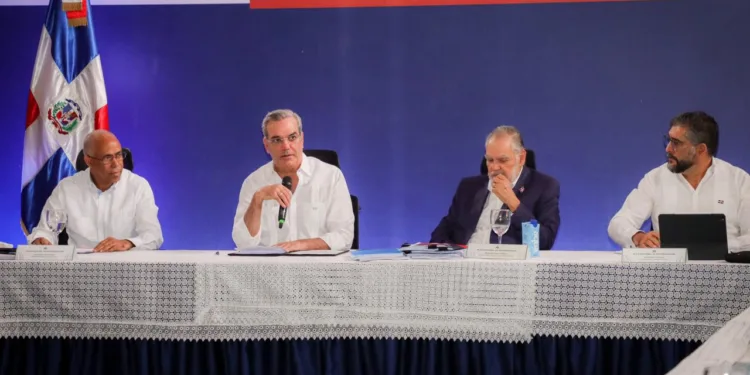 Presidente Abinader participa en taller que desarrolla Medio Ambiente con la Coalición para la Defensa de las Áreas Protegidas