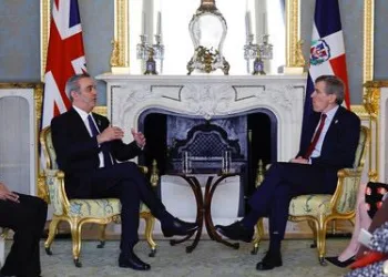 Presidente Abinader se reúne con David Rutley ministro para las Américas y el Caribe