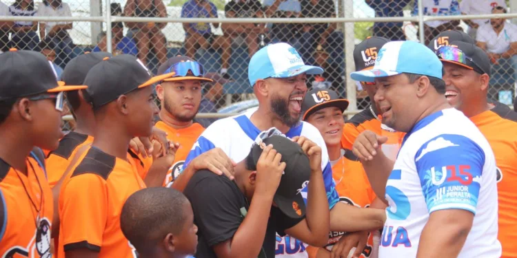 Inician en Nagua tercer Torneo de Béisbol provincial U15