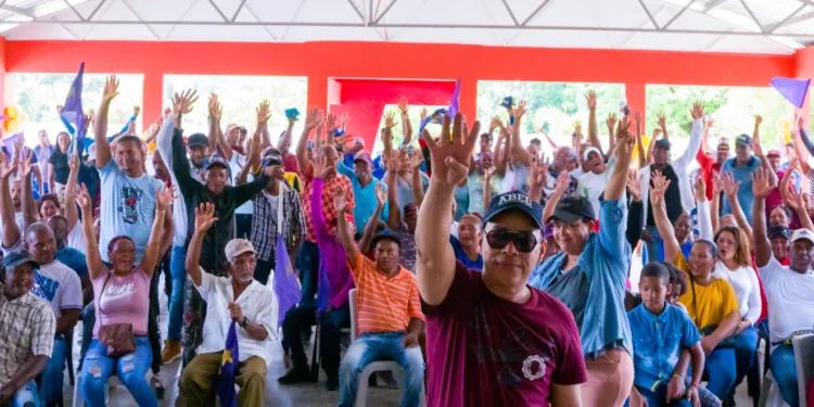 Julio Cesar de la Cruz formaliza inscripción de candidatura; busca su reelección en la alcaldía de Las Gordas