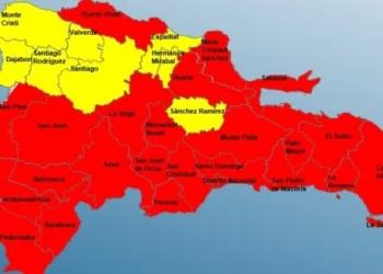 COE aumenta a 24 las provincias en alerta roja ante paso Franklin