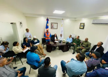 Autoridades e instituciones de socorro se preparan ante amenazas de Franklin