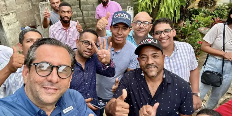 Jorge Cavoli recibe respaldo del regidor Leodan De Jesús; busca repetir como diputado