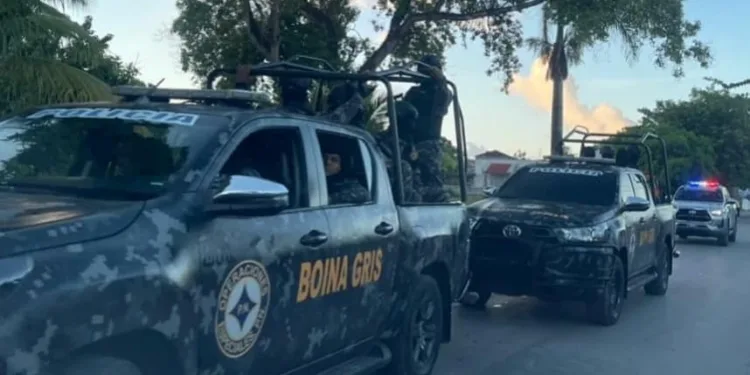 Policía en Río San Juan realiza despliegue; varios detenidos durante el operativo
