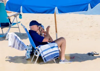 ¡Oigan que bobo! Que Biden ha pasado 40% de su mandato de vacaciones