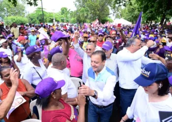 Abel Martínez pide Abinader explique por qué el pueblo «pasa hambre»