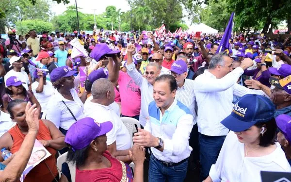 Abel Martínez pide Abinader explique por qué el pueblo «pasa hambre»