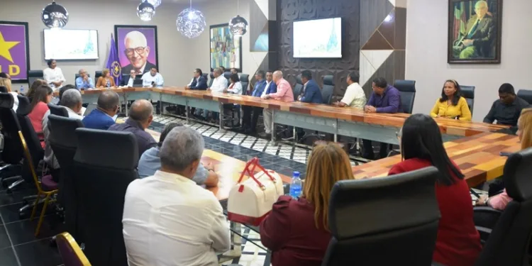 PLD anuncia candidatos electos para legisladores y municipales