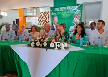 Maestros de la Fuerza del Pueblo en Nagua se preparan para elecciones 2024