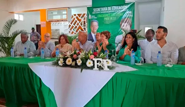 Maestros de la Fuerza del Pueblo en Nagua se preparan para elecciones 2024