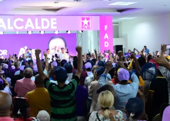 PLD proclama a Víctor Fadul como candidato alcalde por Santiago
