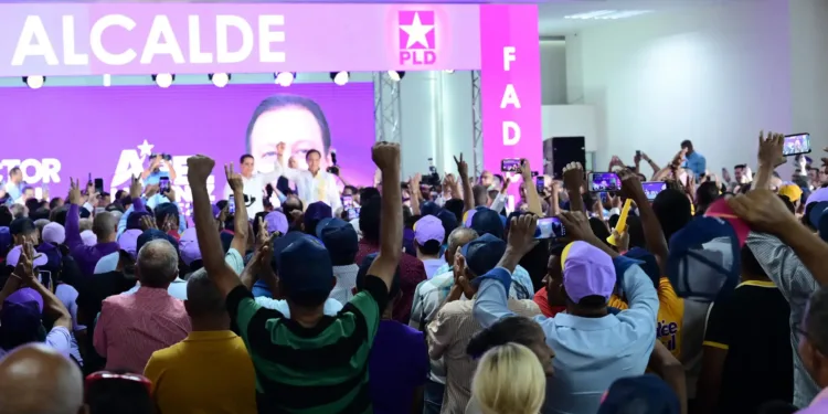 PLD proclama a Víctor Fadul como candidato alcalde por Santiago