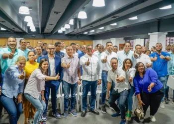 Eilyn Beltrán apoya a Carlos Valdez como coordinador de campaña de la Juventud de Abinader.