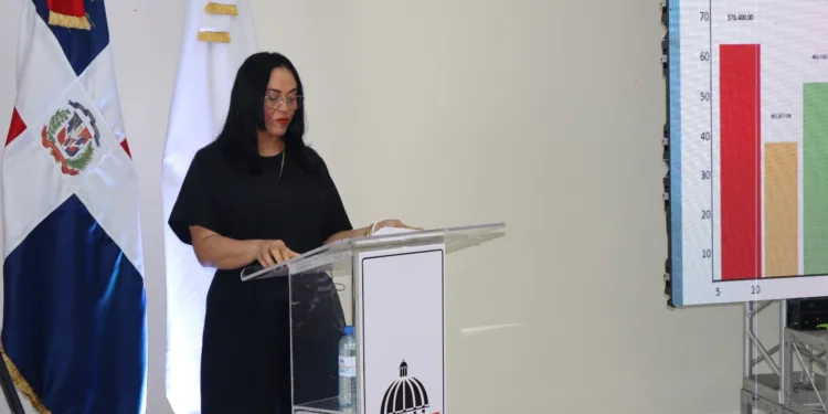 Gobernadora Gregoria Correa rinde cuentas en Nagua; destaca obras del gobierno y pulcritud en manejo de recursos públicos.