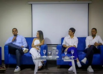 Stalin Vásquez realiza foro sobre Juventud, Política y Emprendimiento en María Trinidad Sánchez