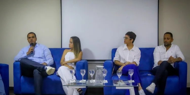 Stalin Vásquez realiza foro sobre Juventud, Política y Emprendimiento en María Trinidad Sánchez