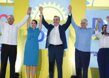 Abinader pide no escuchar gritos “desesperados” de la oposición