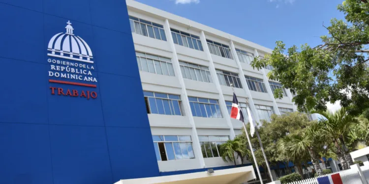 Gobierno anuncia 11 nuevos aumentos salariales sectorizados