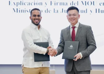 Ministerio de la Juventud firma convenio con empresa Huawei para desarrollar competencias digitales en jóvenes