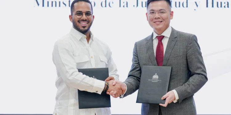 Ministerio de la Juventud firma convenio con empresa Huawei para desarrollar competencias digitales en jóvenes