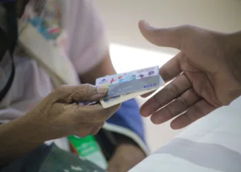 Anuncian continuará cambio en El Factor de tarjetas Supérate con banda magnética por una de chip electrónico
