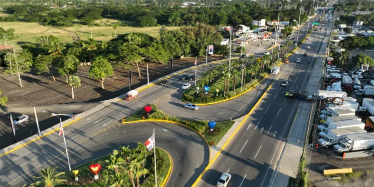 Luis Abinader inaugura la nueva entrada a la ciudad de Santiago