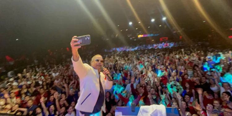 Hector Acosta ( El Torito) le puso merengue y sentimiento al “XV Campeonato Mundial de Bailadores de Salsa” en Cancún, México.