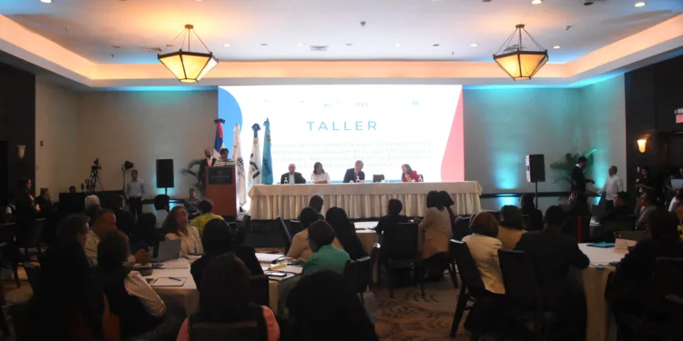 MESCyT continúa con talleres para elaborar el perfil de egreso de la carrera de educación