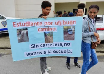 Comunitarios demandan construcción de carretera en Nagua; dan plazo al gobierno