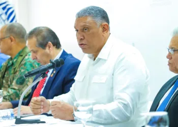 Reservas militares y policías garantizarán seguridad en hospitales del país
