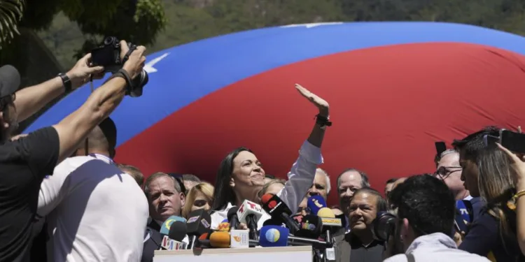 María Corina Machado denuncia impedimentos para inscribir su candidatura presidencial