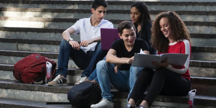INTEC convoca a becas para estudiantes sobresalientes
