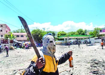 Nuevamente bandas saquean el puerto de la capital haitiana