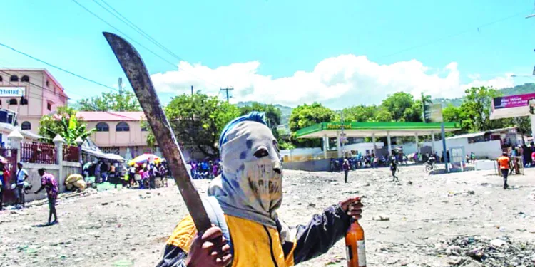 Nuevamente bandas saquean el puerto de la capital haitiana